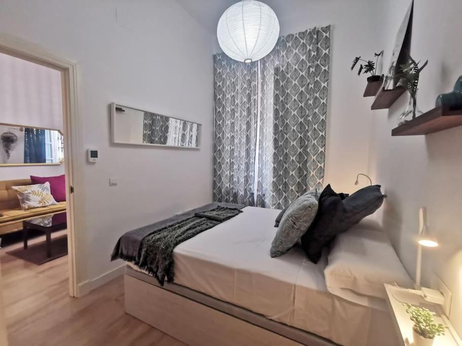 Apartamento A 2 Minutos De Plaza La Merced, Малага Екстериор снимка