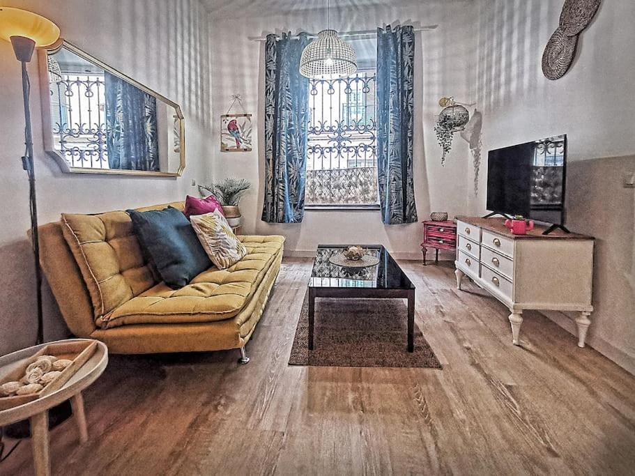 Apartamento A 2 Minutos De Plaza La Merced, Малага Екстериор снимка